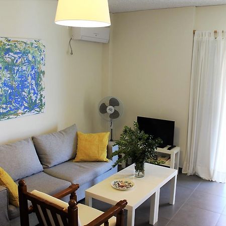 Apartment Sea View In Front Of The Beach Of Agia Marina Pórto Ráfti エクステリア 写真