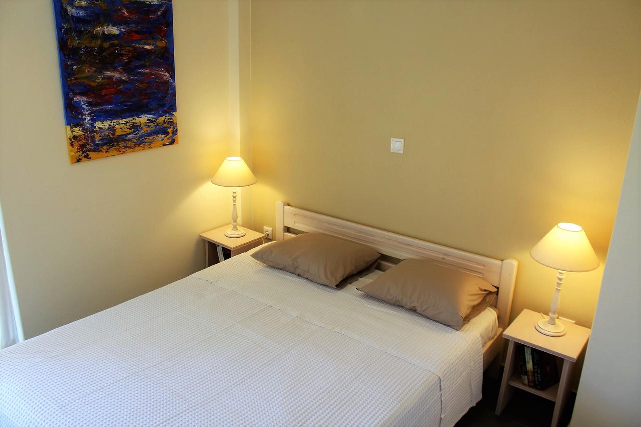 Apartment Sea View In Front Of The Beach Of Agia Marina Pórto Ráfti エクステリア 写真